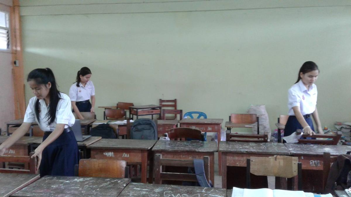 ทำความสะอาดห้องเรียนม.6/3