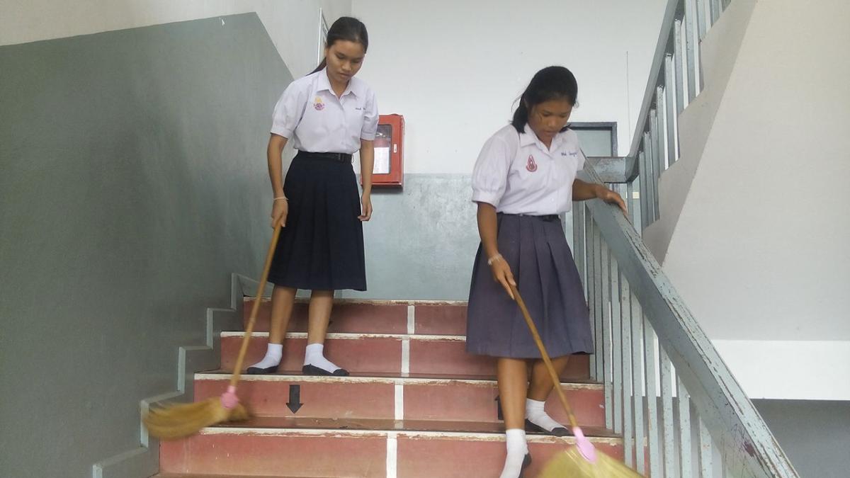 กวาดบันได