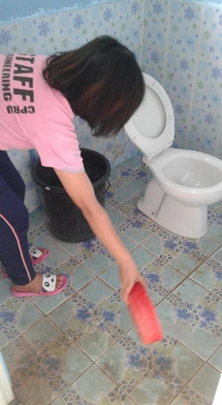 ล้างห้องน้ำ ทำความสะอาดรอบๆห้องน้ำ