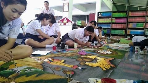 ระบายสีผ้าผะเวส