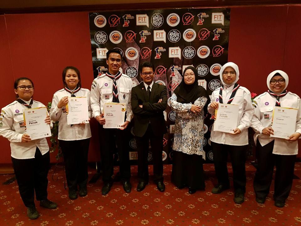 Anugerah Perak - Program Anugerah Remaja Perdana Rakan Muda (The International Award for Young People)