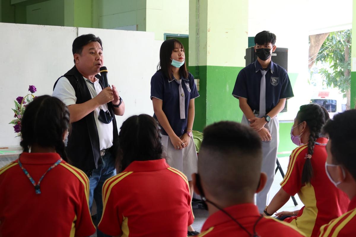 ให้ความรู้ด้านการศึกษาแก่โรงเรียนวีรสุนทร