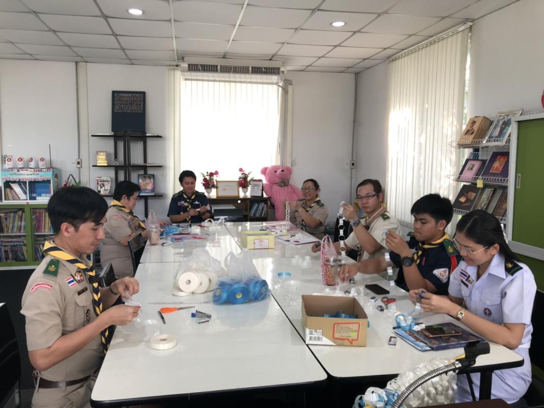 ทำพวงมาลัย