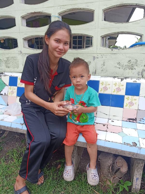 จากขนมให้น้องๆ