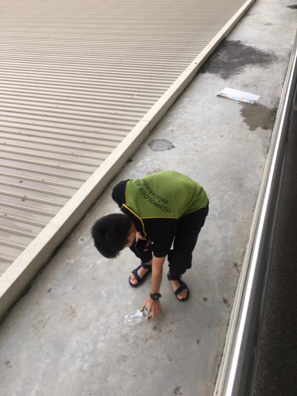 กิจกรรมทำความสะอาดริมระเบียง
