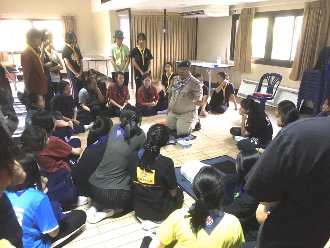 ให้การฝึกอบรมCPR&AEDเนตรนารีและยุวกาชาด