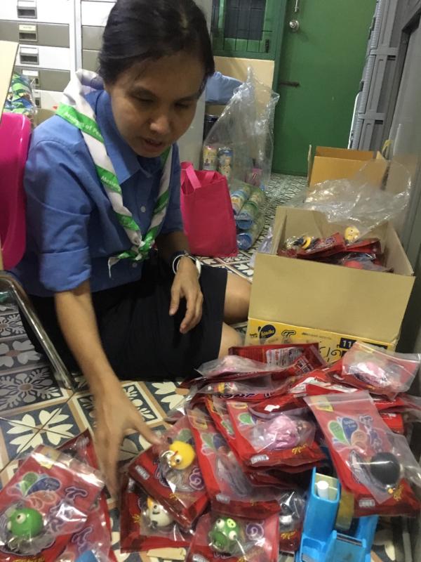 จิตอาสา จัดของรางวัลวันเด็ก