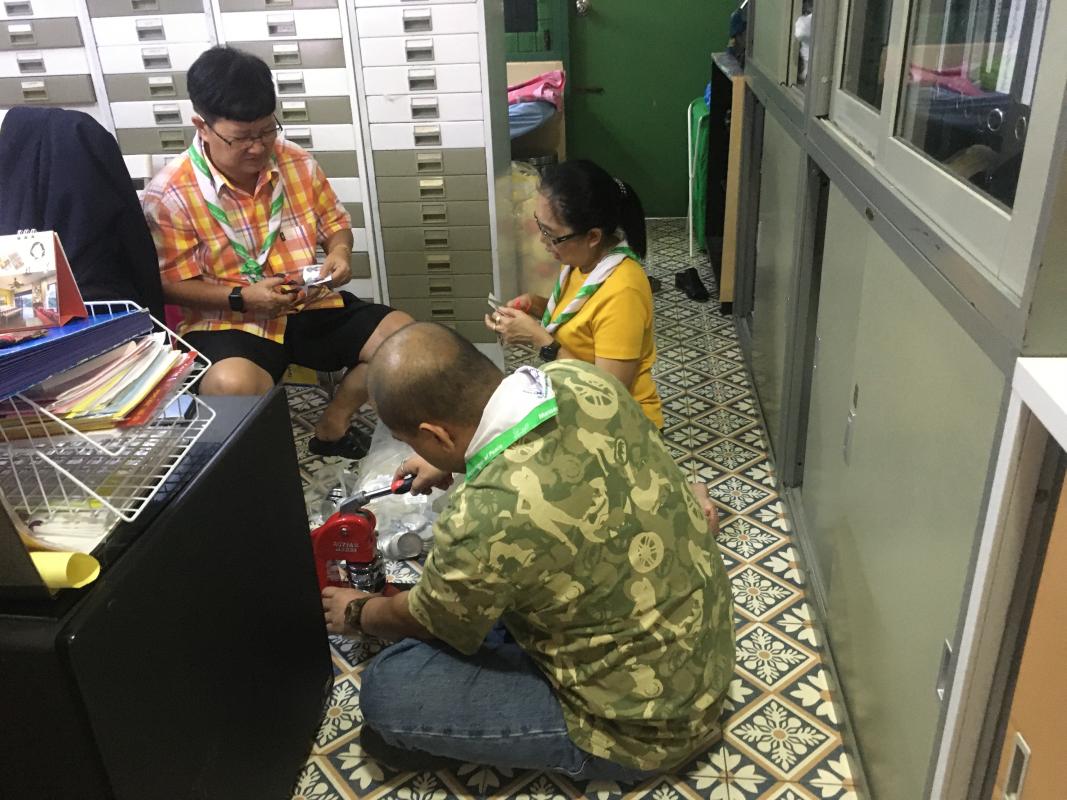 ทำเข็มกลัด