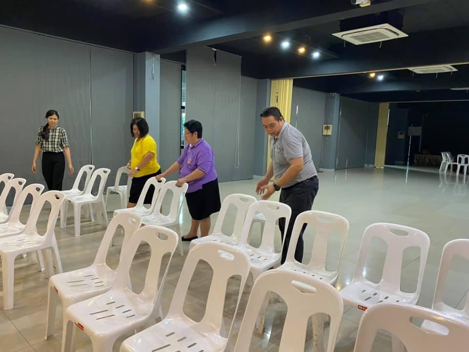 จัดเก้าอี้สำหรับงานประชุม