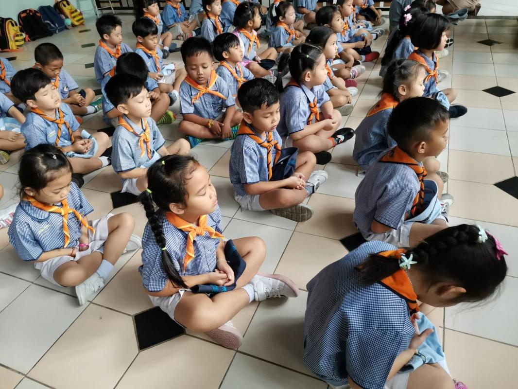 ลูกเสือบีเวอร์ฝึกทำสมาธิ