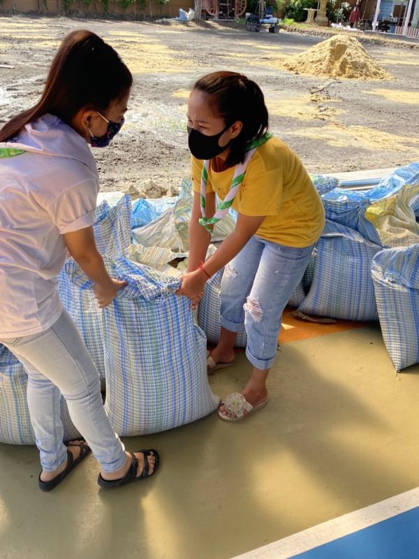 ร่วมด้วยช่วยกันยก