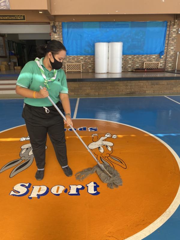 จิตอาสาช่วยทำความสะอาด