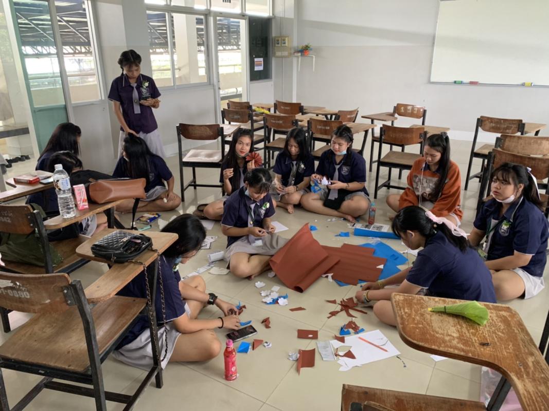 ประดิษฐ์ดอกมะลิจากกระดาษรีไซเคิล