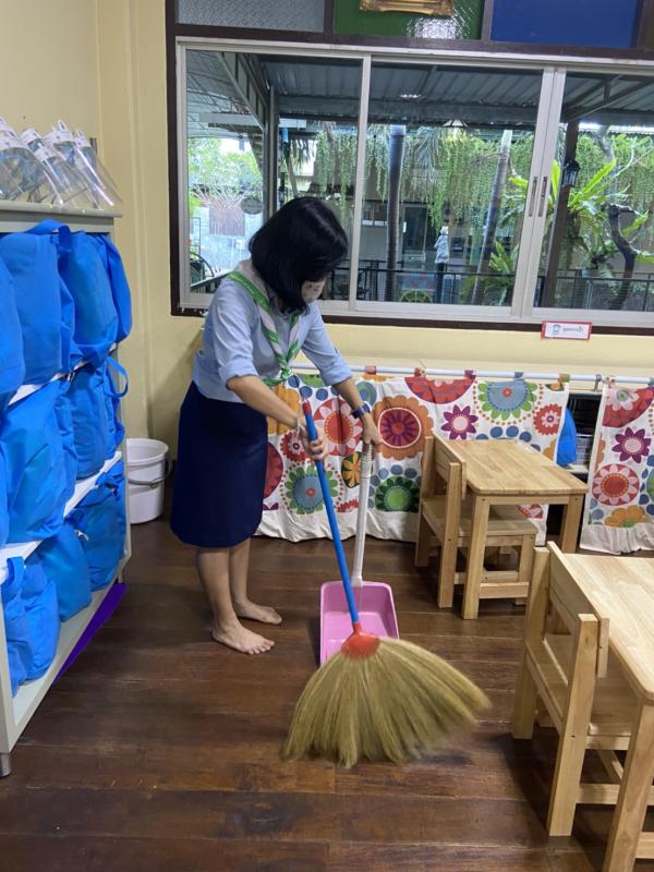จิตอาสาทำความสะอาดห้องเรียน