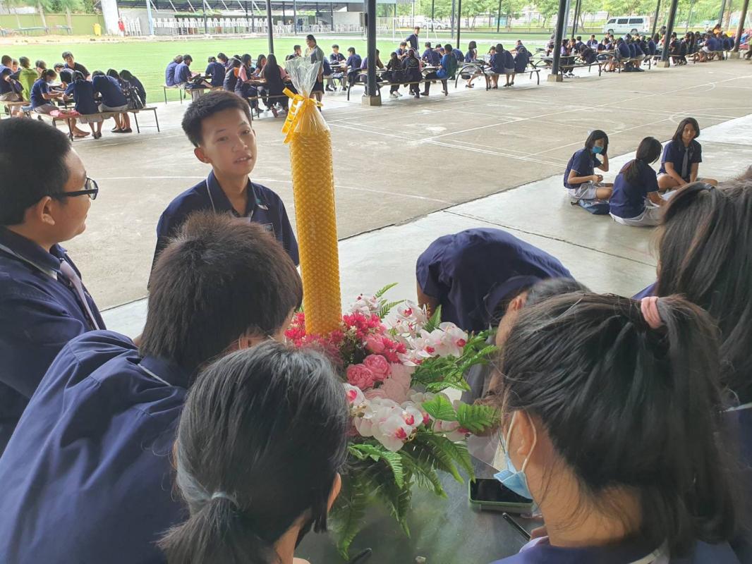 ทำเทียนพรรษา