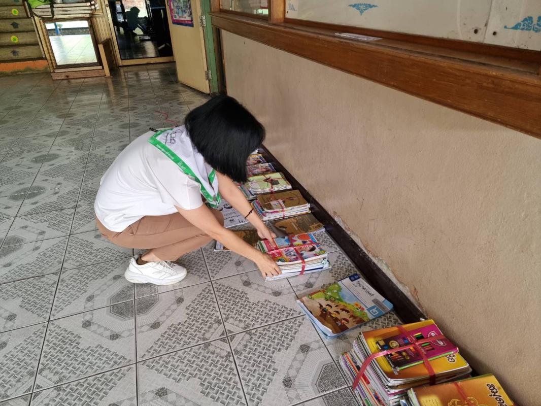จิตอาสาจัดหนังสือ
