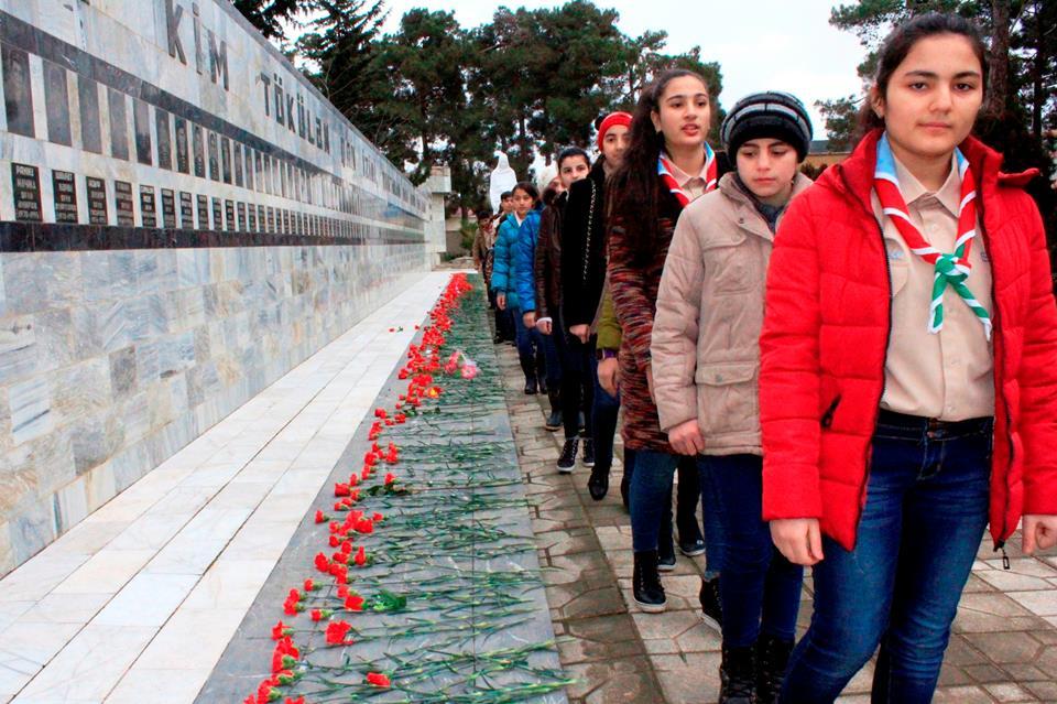 Scouts of Bilesuvar have marched to Martyrs' Lane