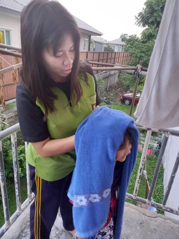 ช่วยสระผมให้น้อง