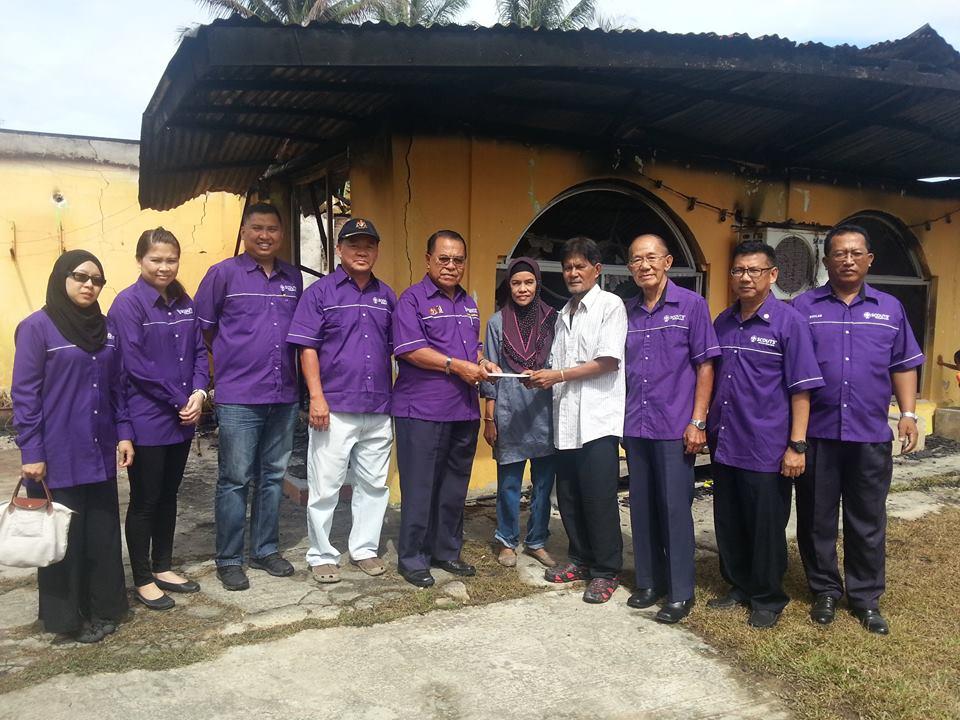 PENGAKAP HULUR BANTUAN KEPADA MANGSA KEBAKARAN