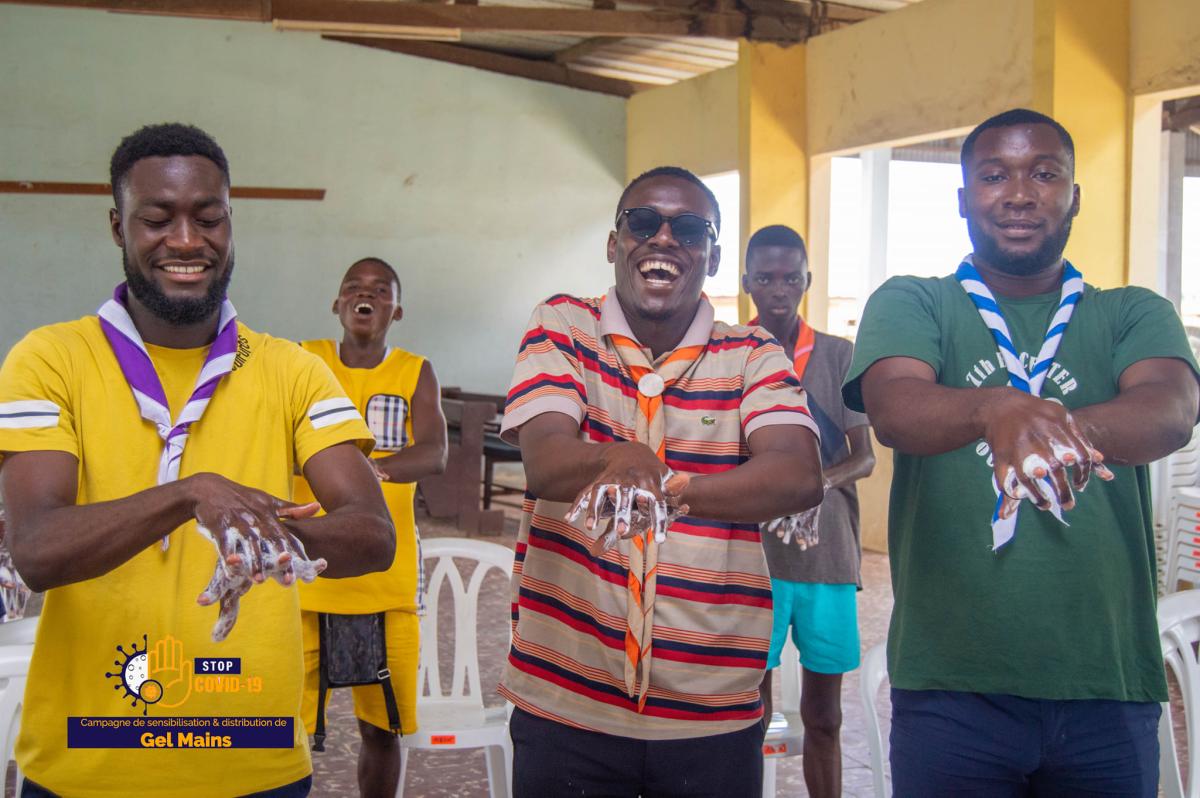 CAMPAGNE DE SENSIBILISATION ET DE DISTRIBUTION DE GEL MAIN - STOP COVID19