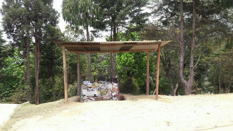 ཕྱགས་སྙིགས་འཛིན་སྐྱོང་།