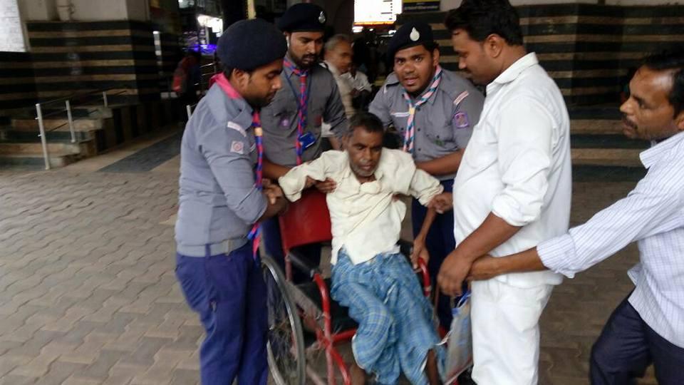 NR BS&G LKO DIST. Setup a help booth for helping public