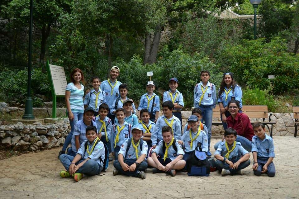 Louveteaux STMA planting cedars 
