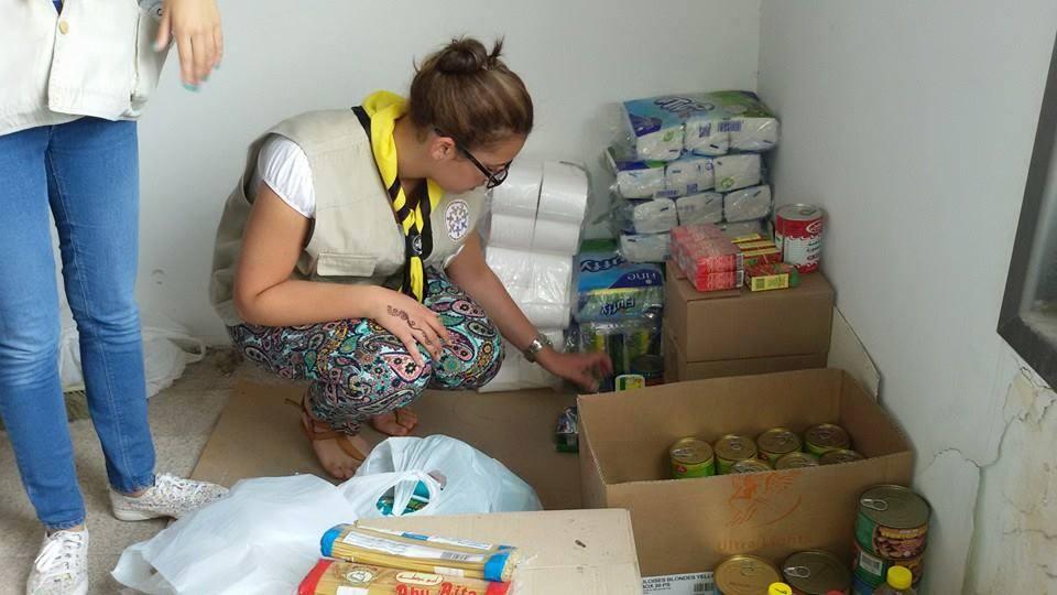 Campaigning during the war in Gaza to provide supplies and inputs from West Bank to the affected people in Gaza   مرشدات الصداقة الفلسطينية يقمن بحملة دعم ومناصرة لغزة 