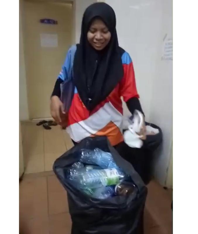 “WalkSide by Rovs Project “ : Collecting bottle caps in the university dormitory area