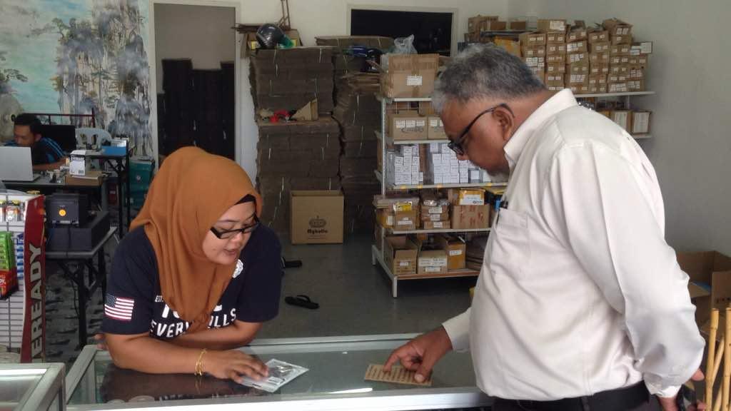 Survey solar kit components at electronic shop