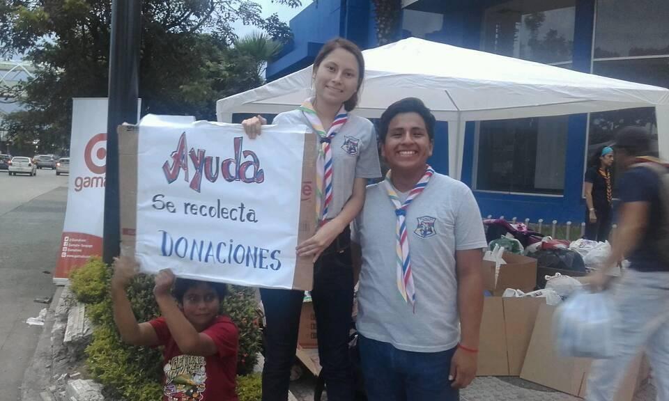 Voluntaria en los centros de acopio por el terremoto de Ecuador 