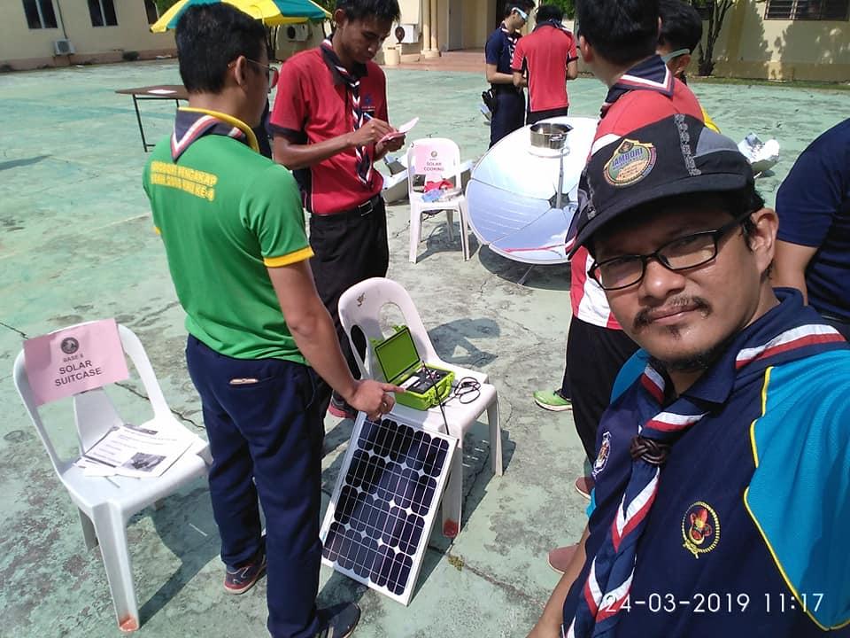 Hari kedua berbengkel Scouts Go Solar