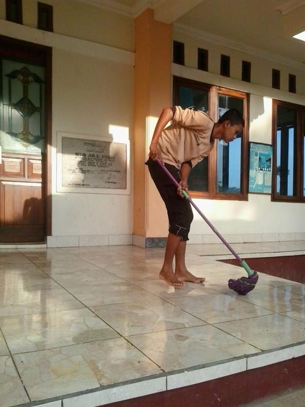 Berbakti kepada Masyarakat