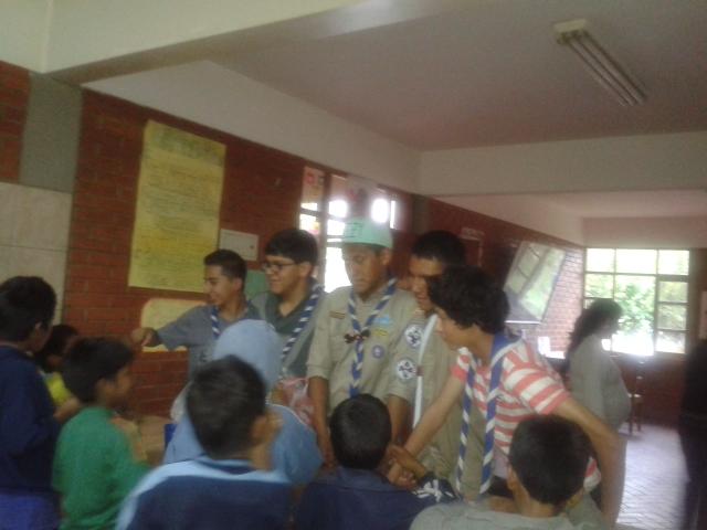 Entrega de ropa al hogar "San Jose"