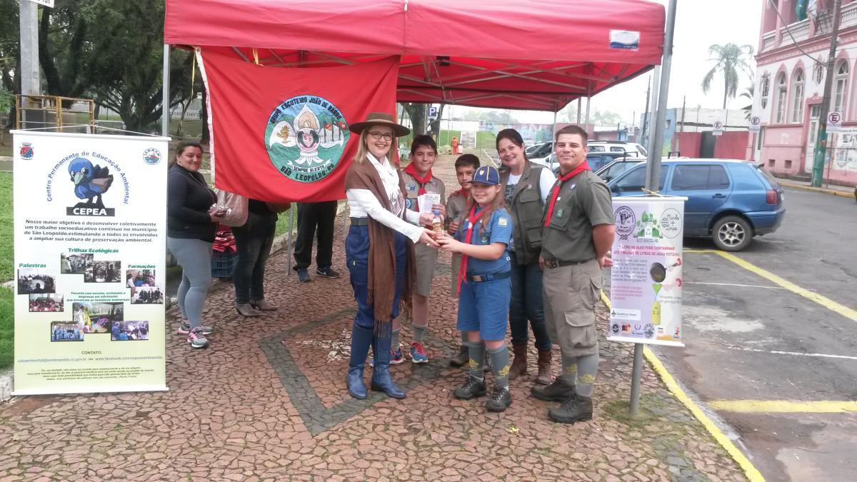 Destino de óleo de cozinha usado é virar sabão.