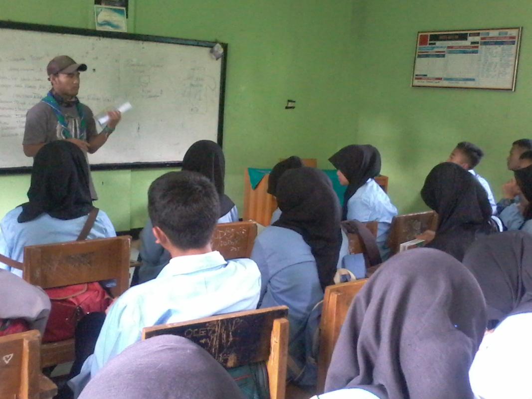 membacakan buku emosional sekaligus sosialisasi