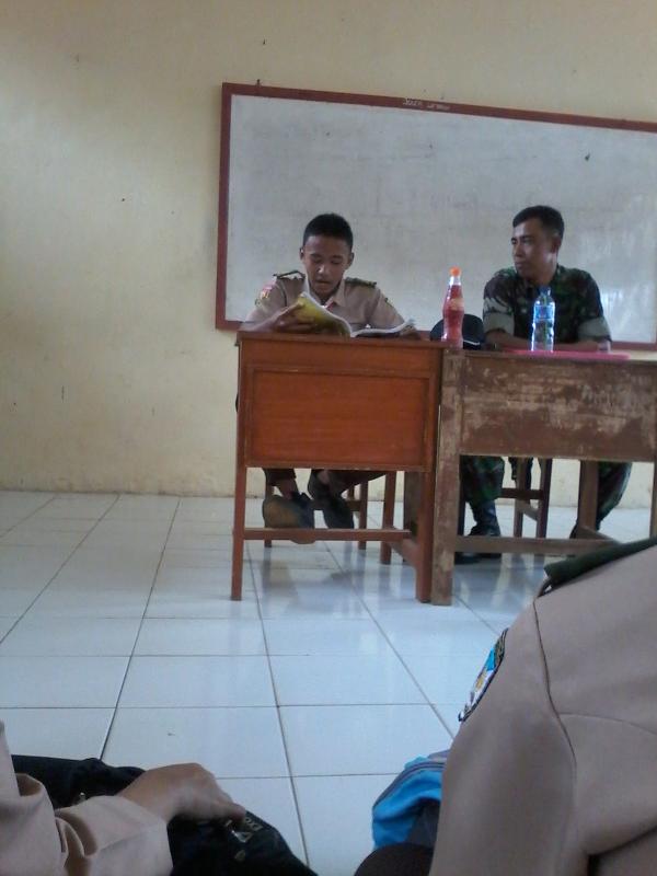 Berprabuhi bersama seorang TNI