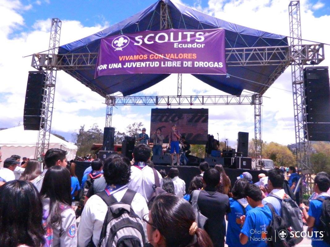 VIVAMOS CON VALORES 2015