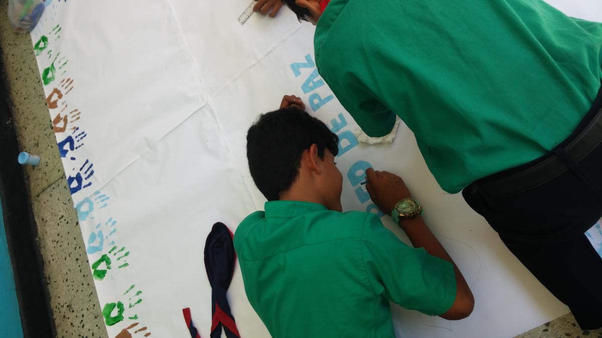 Cartelera Permanente sobre el Grupo Scout Aldebaran diciéndole Alto al Bullying.