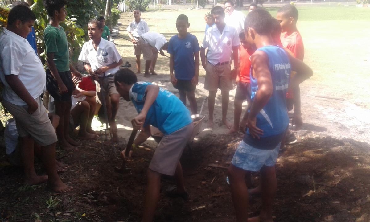 Community Work by scouts - Drasa Avenue School