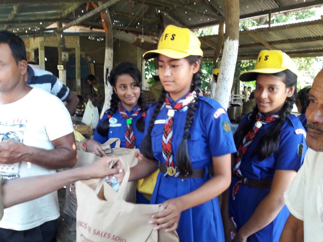 Distribution of flood relief materials. 