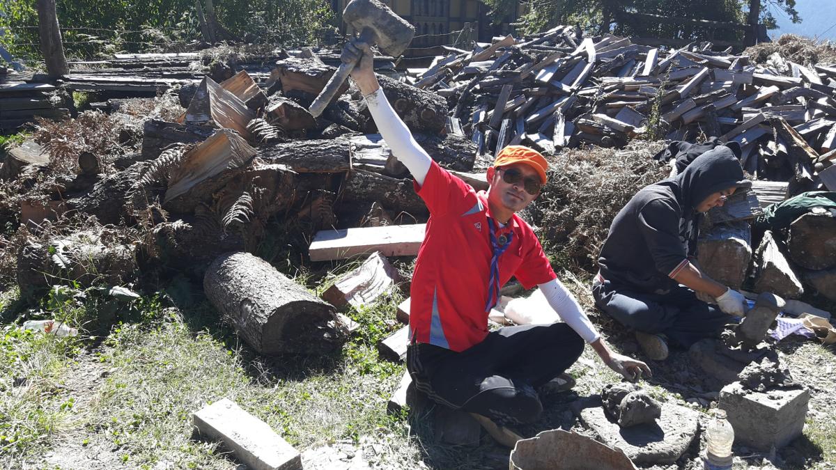 Community Service at Tangsibi Temple construction