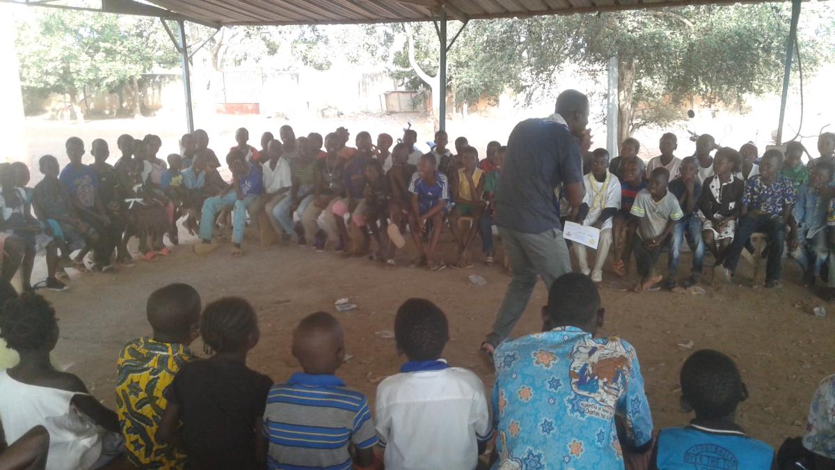  SENSIBILISATION DES ENFANTS POUR L'UTILISATION SAINE DES TOILETTES DANS LE CADRE DE LA COMMEMORATION DE LA  JOURNEE MONDIALE DES TOILETTES AU BURKINA