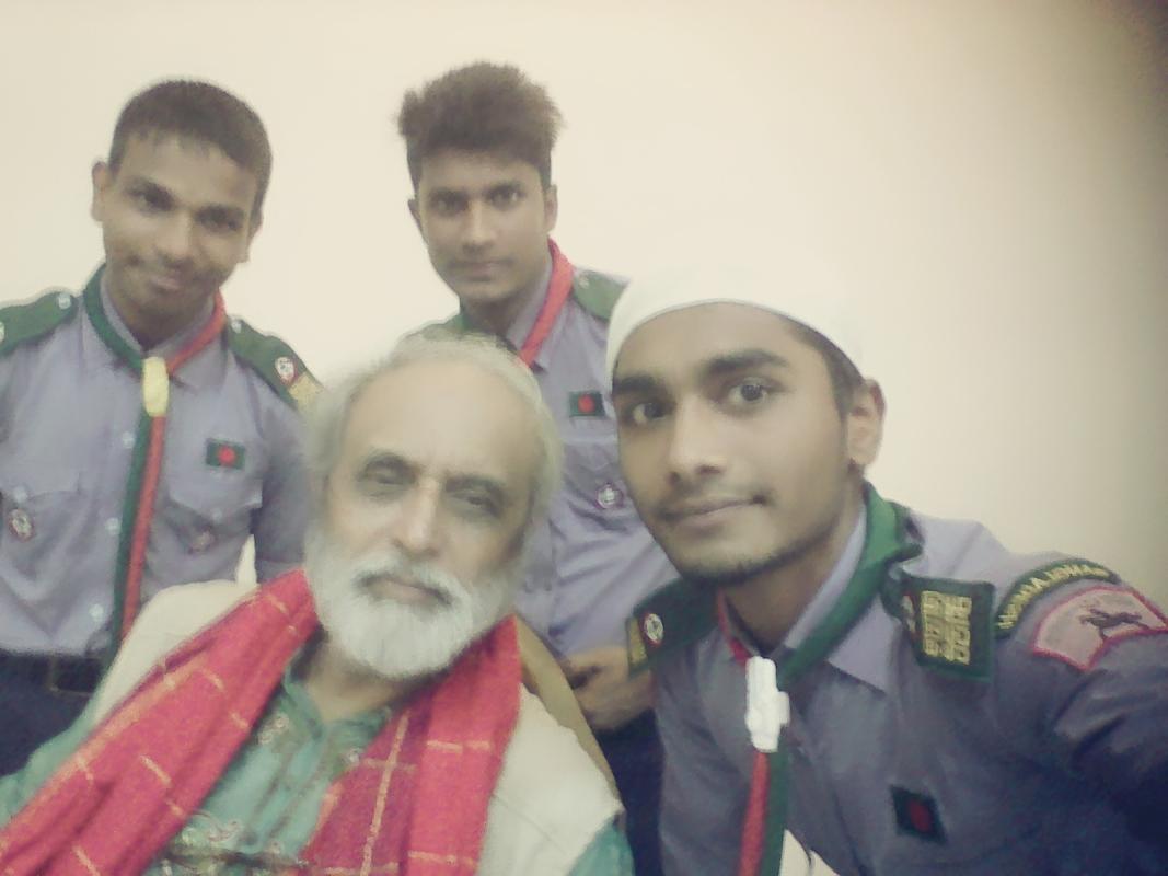 সাংস্কৃতিক প্রতিযোগিতার পুরষ্কার বিতরণী অনুষ্ঠানে স্বেচ্ছাসেবক হিসেবে দায়িত্ব পালন।