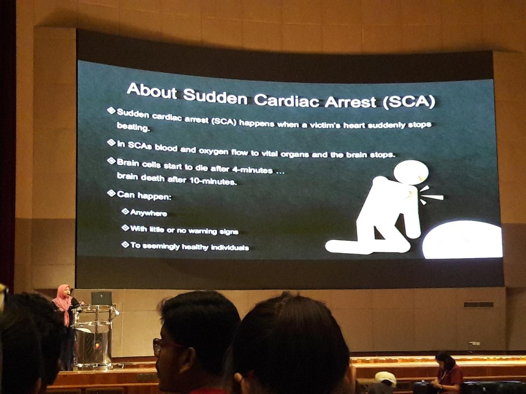 Mass cpr awareness and training program by UNIMAS
