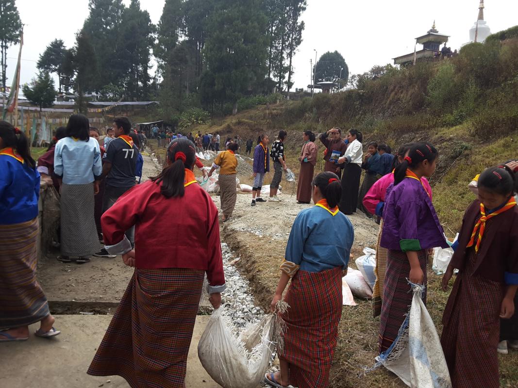 Voluenter Service to construction of 1021 stupa 