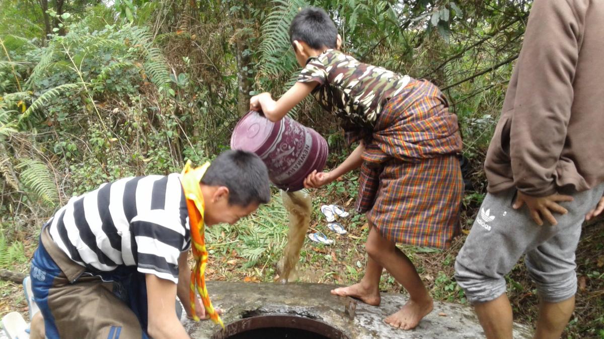 Save water sAve life