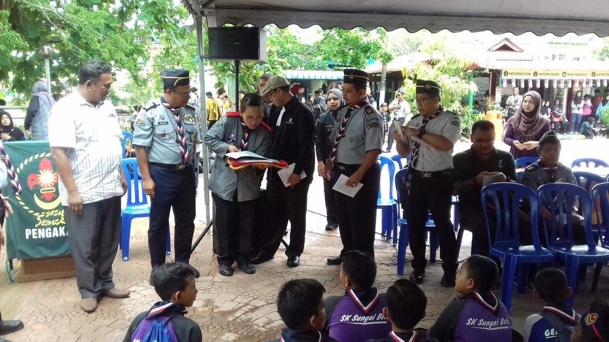 MERDEKA WALK DAN CLEAN UP THE WORLD 2018