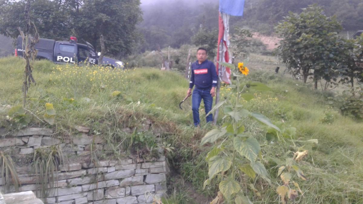 Clear the bushes around the birth place of Je Khenpo at Lagay