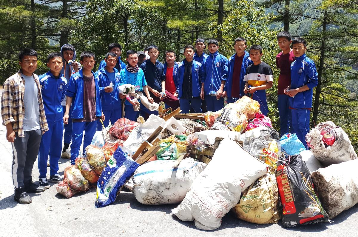 Cleaning community and Highway 